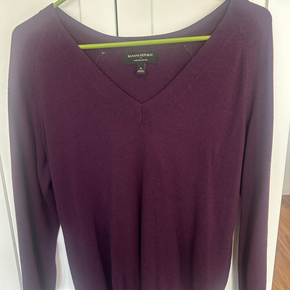 Banana Republic Forever Seater Pinot Noir Small